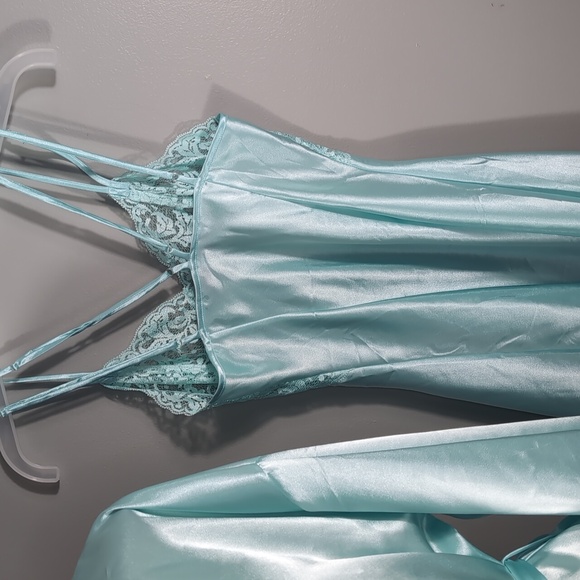 Victoria's Secret Chemise And Robe Set, Sz. XS. - Picture 4 of 7